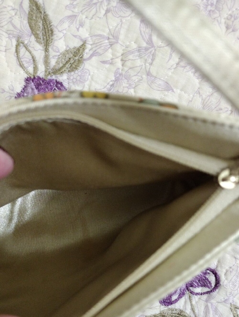Elegant Cream Floral Shoulder Bag with Yellow & Orange Accents - Picture 5 of 6